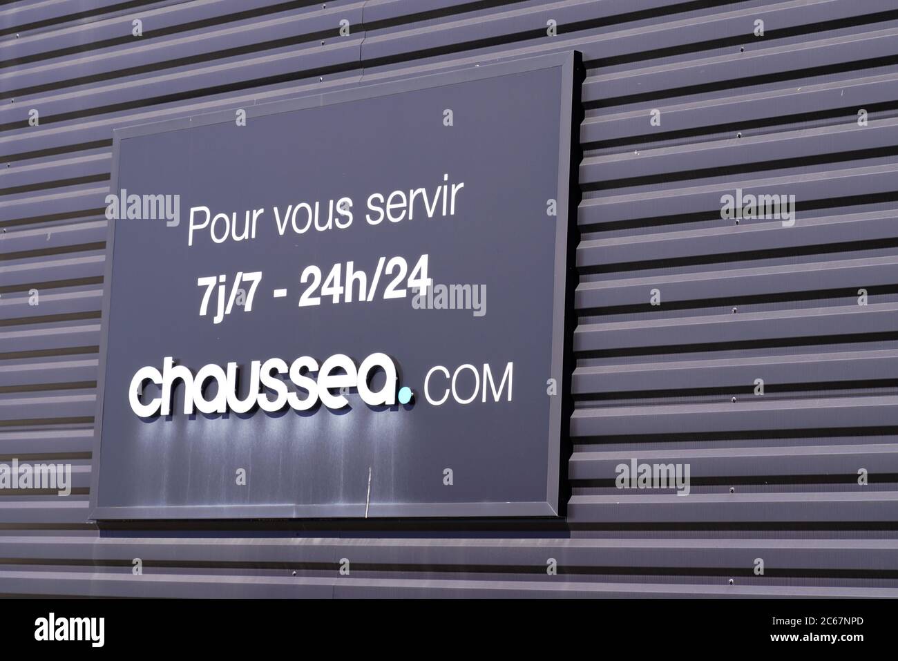 Burdeos , Aquitania / Francia - 07 05 2020 : Chaussea.com logotipo de la  firma para el sitio web