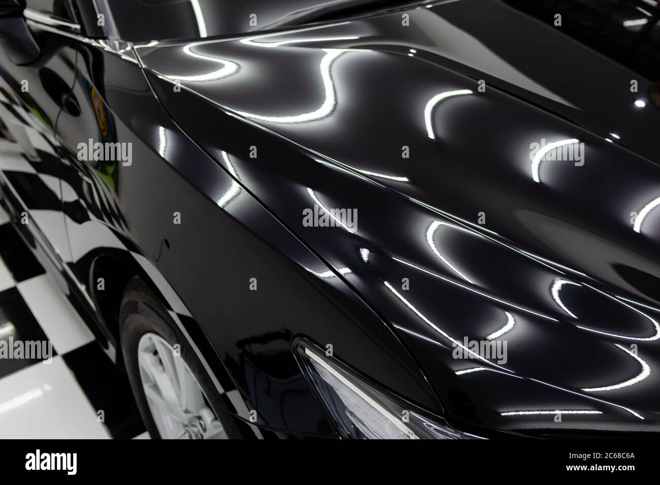 Pintura de coche negro fotografías e imágenes de alta resolución - Alamy