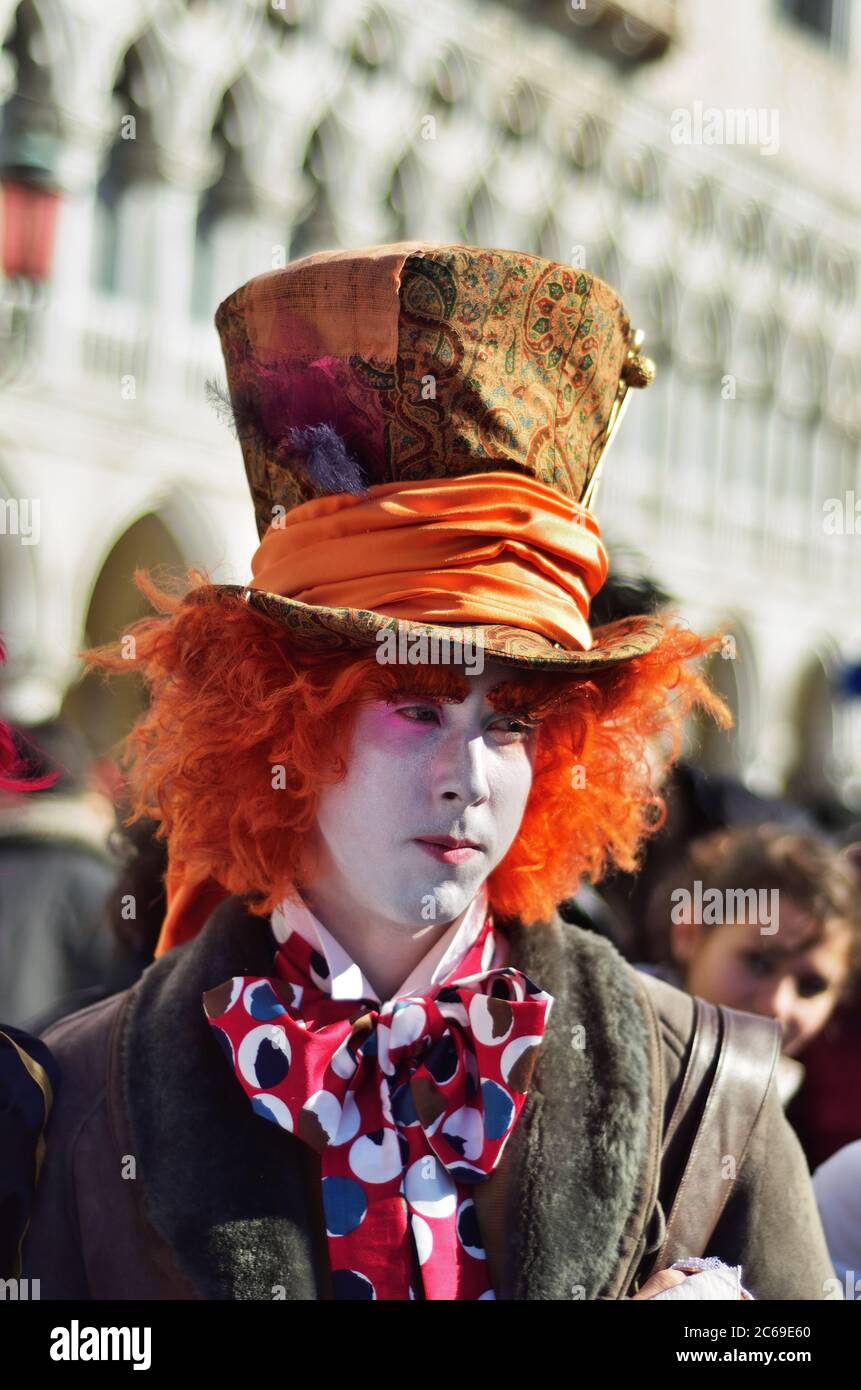 Disfraz para el sombrerero loco fotografías e imágenes de alta resolución -  Alamy