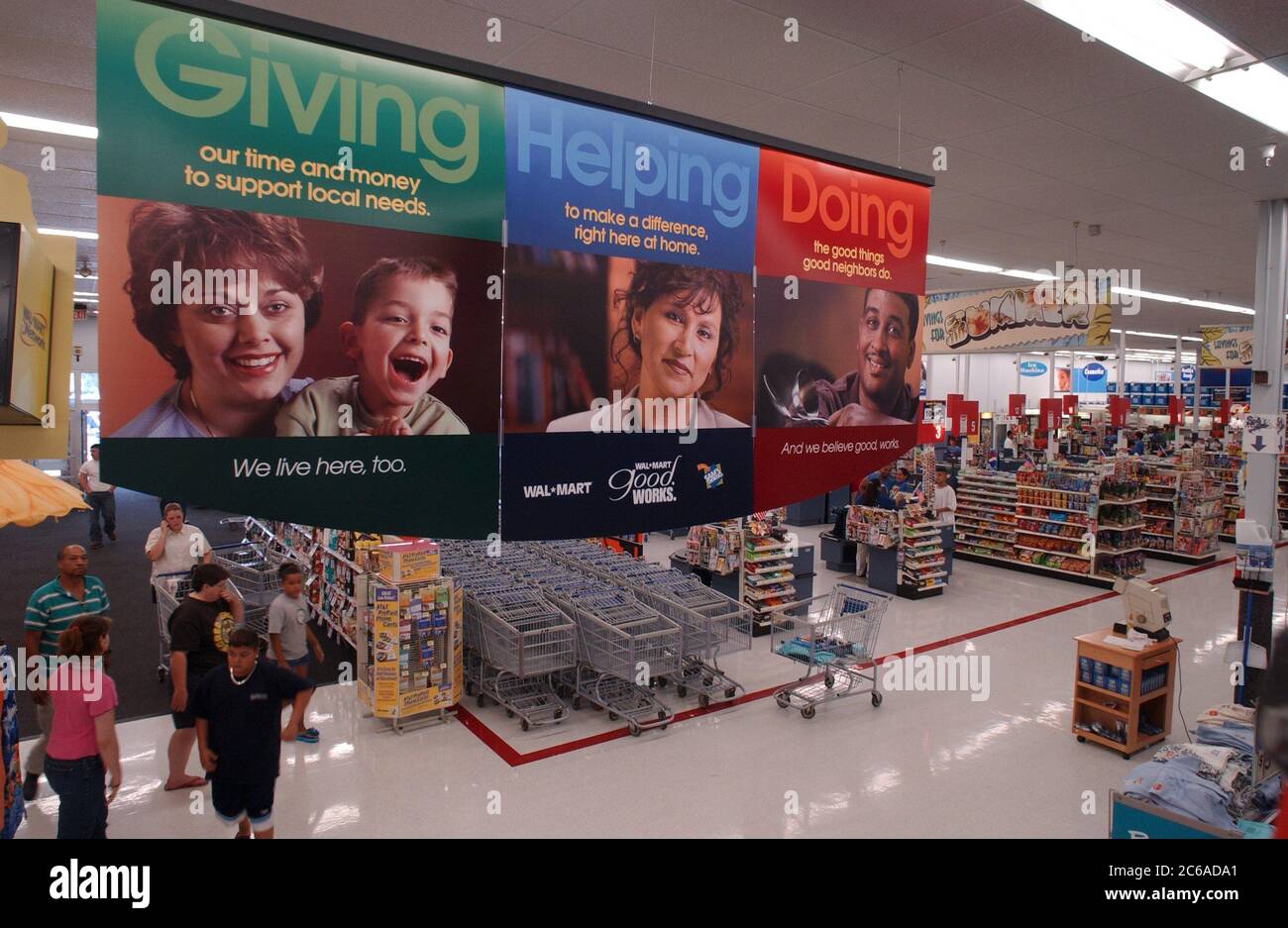 Publicidad de walmart fotografías e imágenes de alta resolución Alamy