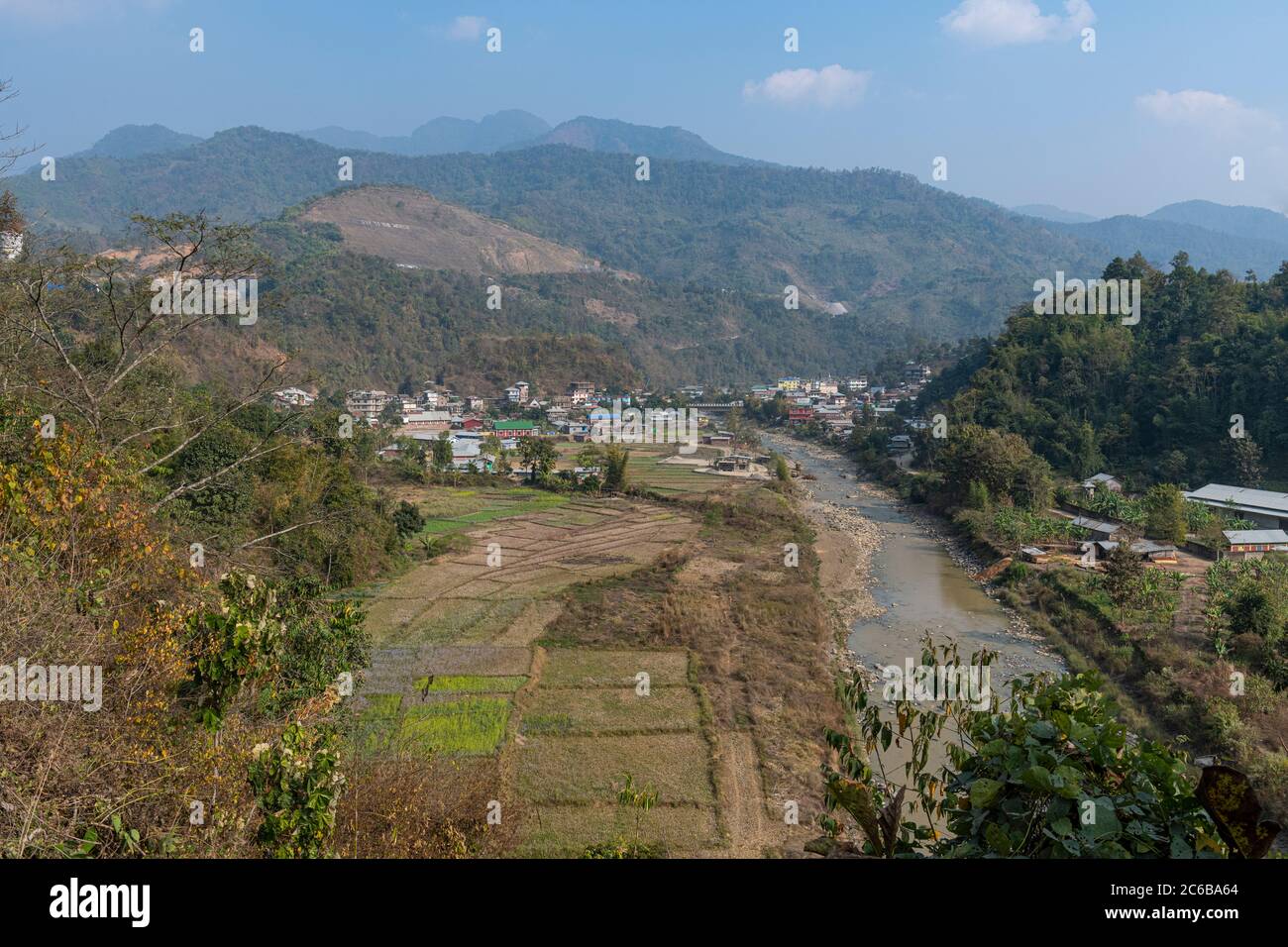 Pueblo en las montañas de Manipur, India, Asia Foto de stock