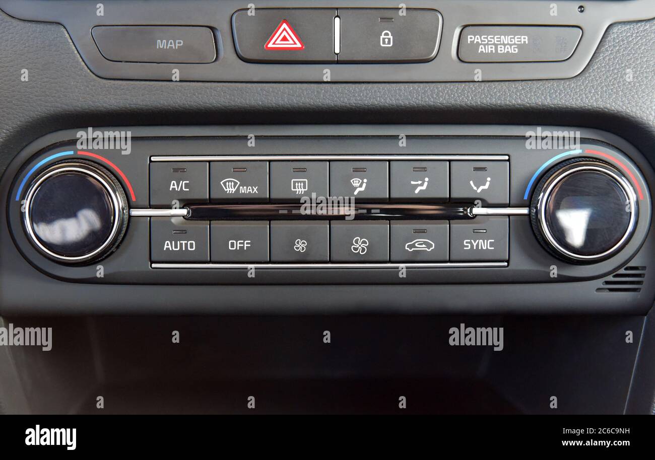 Botones del aire acondicionado del coche Fotografía de stock - Alamy