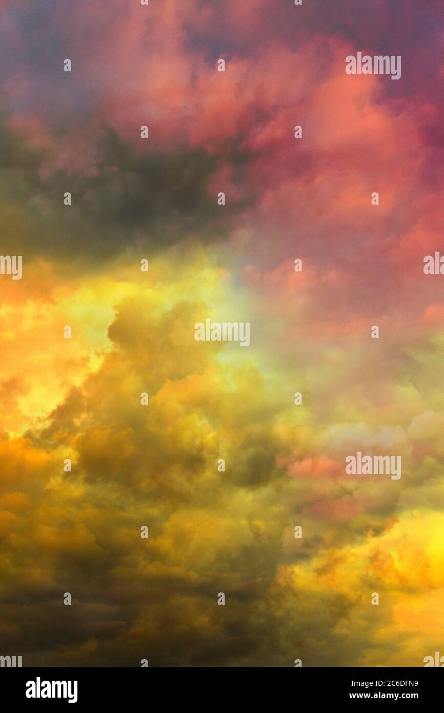 Nubes Nubladas De Colores Fotograf As E Im Genes De Alta Resoluci N Alamy