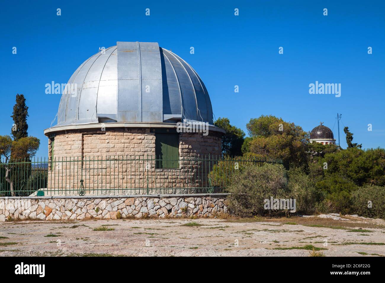 Día soleado en el Observatorio Nacional de Atenas en la colina de Pnyx Foto de stock