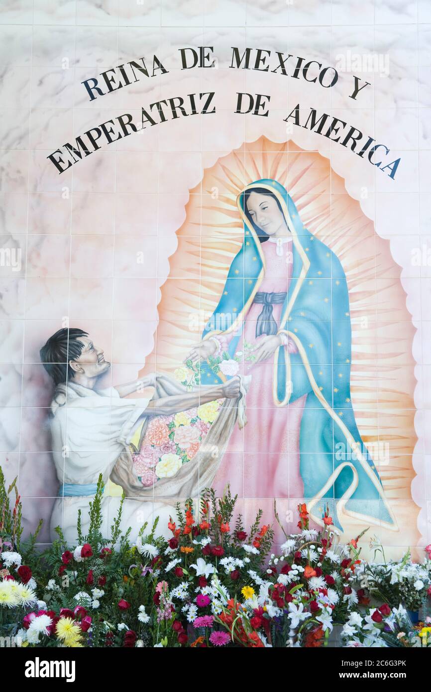 Mural de Tile de la Virgen de Guadalupe, Iglesia nuestra Señora Reina de  los Ángeles (1781), Monumento Histórico el Pueblo de los Ángeles, los  Ángeles, Calif Fotografía de stock - Alamy