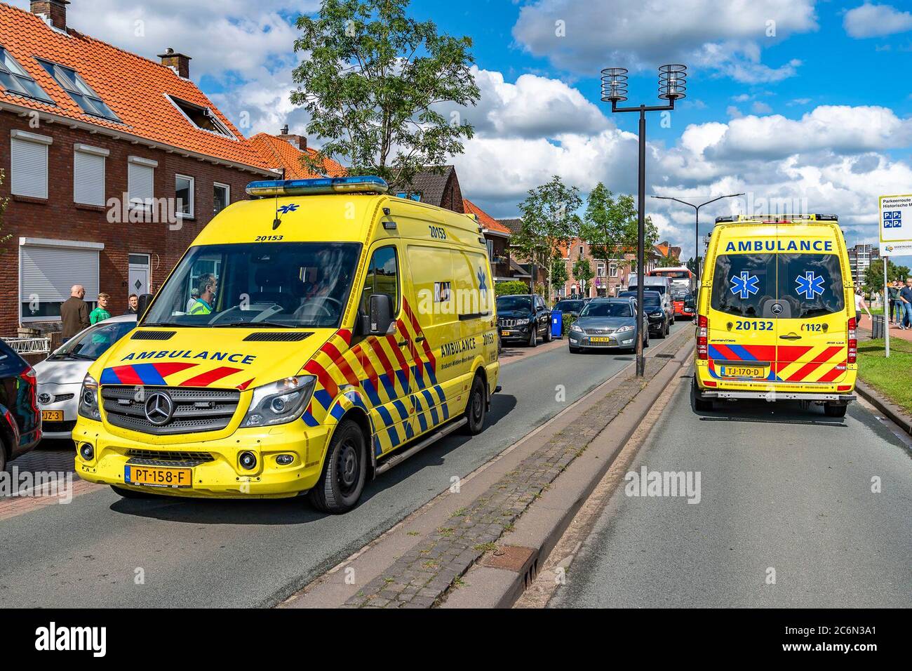 RAAMSDONKSVEER, países Bajos, 10-07-2020, dutchnews, , nuevos vehículos de policía en huelga Foto de stock
