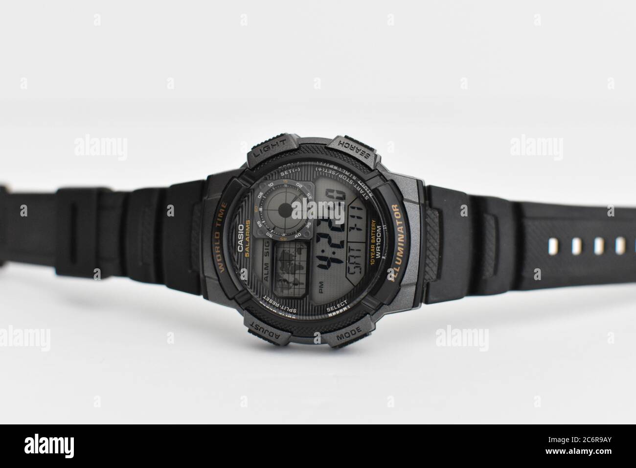 Reloj Casio Referencia AE-1200WHB-1B Diseño Deportivo