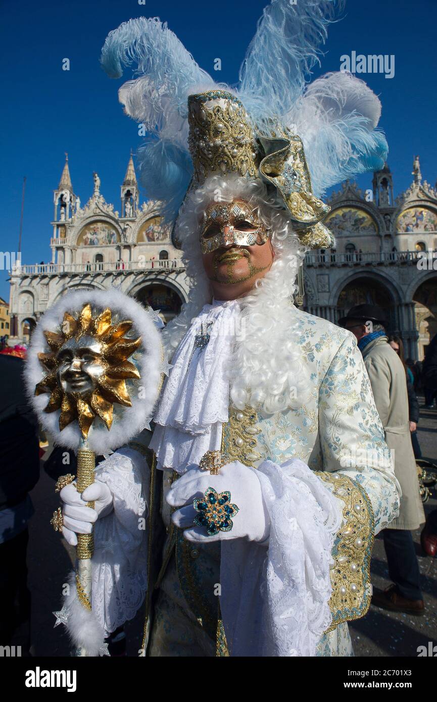 Italia, Venecia, la máscara de carnaval veneciano para la venta Fotografía  de stock - Alamy