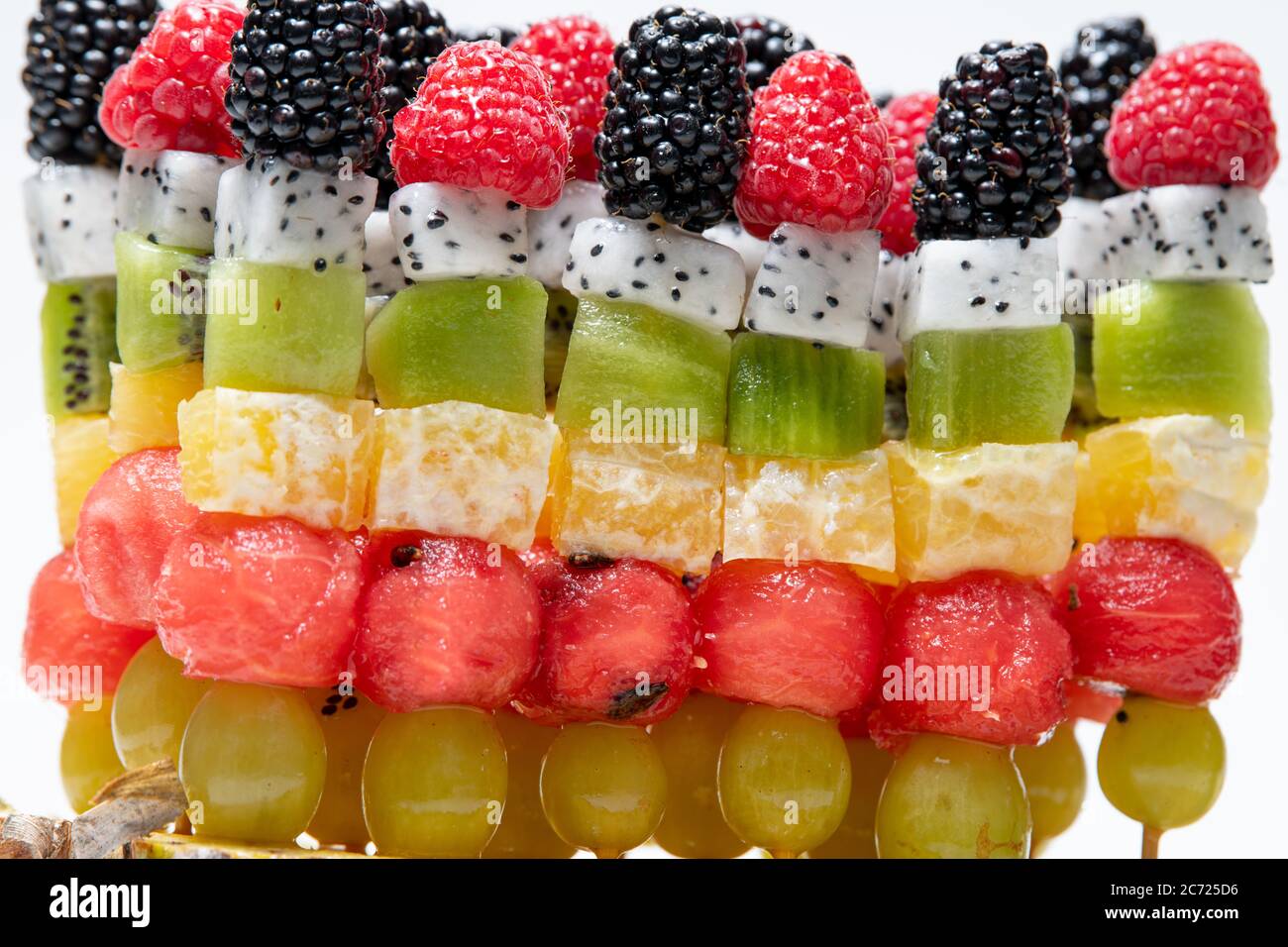 Arreglos de frutas comestibles. Foto de stock