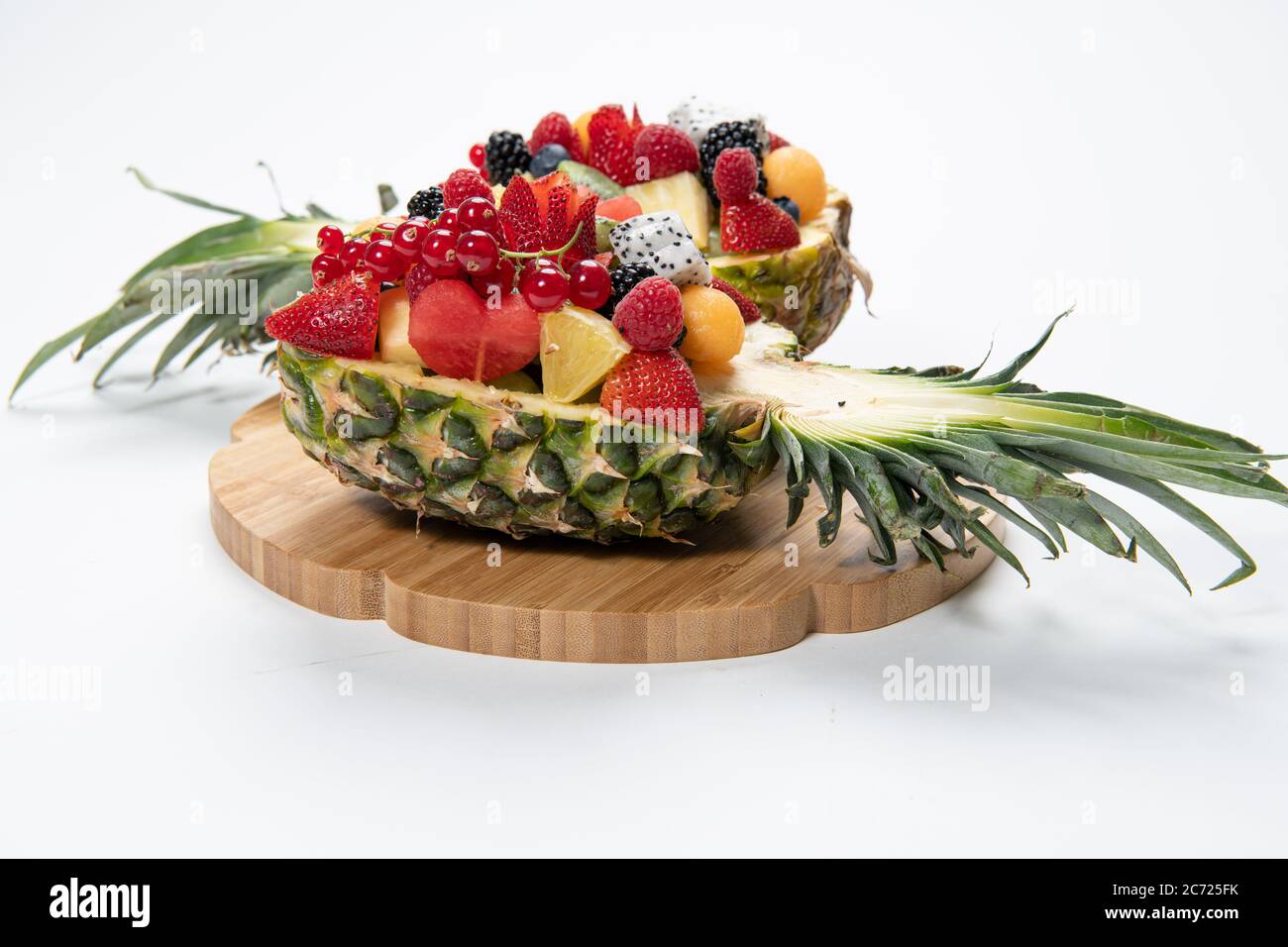 Arreglos de frutas comestibles. Foto de stock