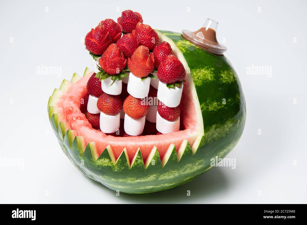 Arreglos de frutas comestibles. Foto de stock