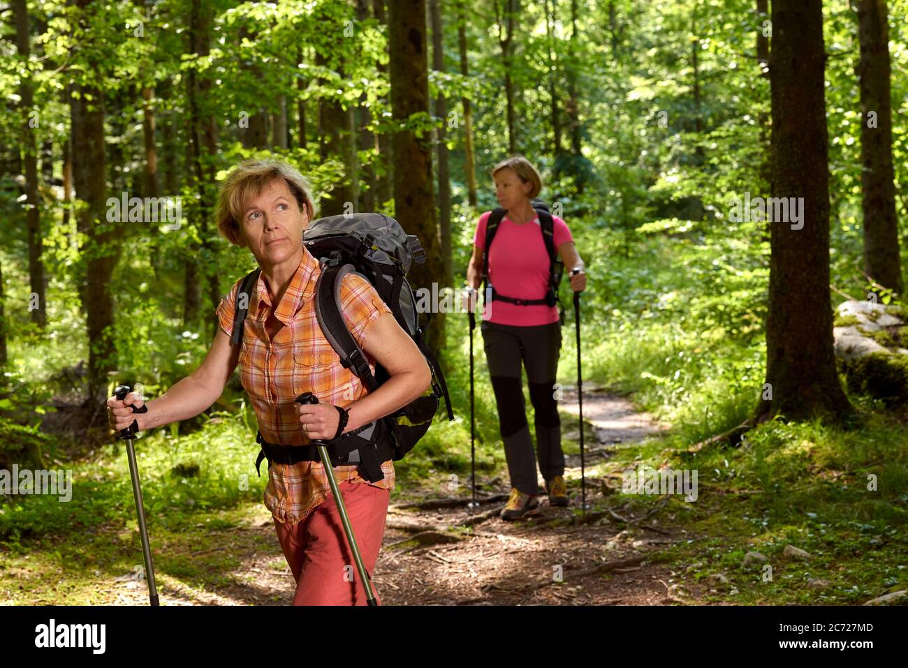 Woman with trekking outfit fotografías e imágenes de alta