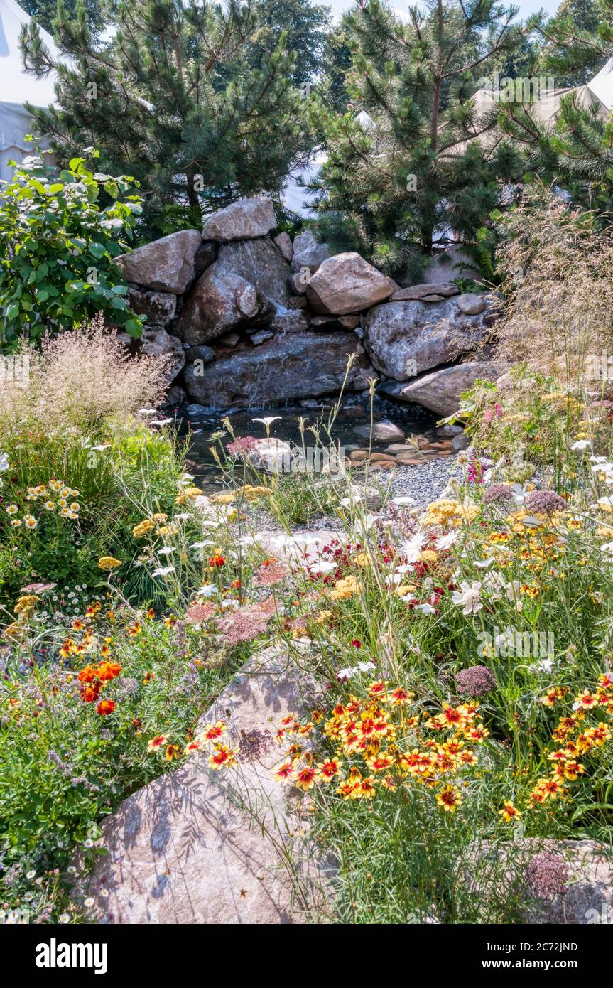 Great Gardens of the USA - The Oregon Garden by Sadie May Stowel en el RHS Hampton Court Palace Flower Show 2018. Foto de stock