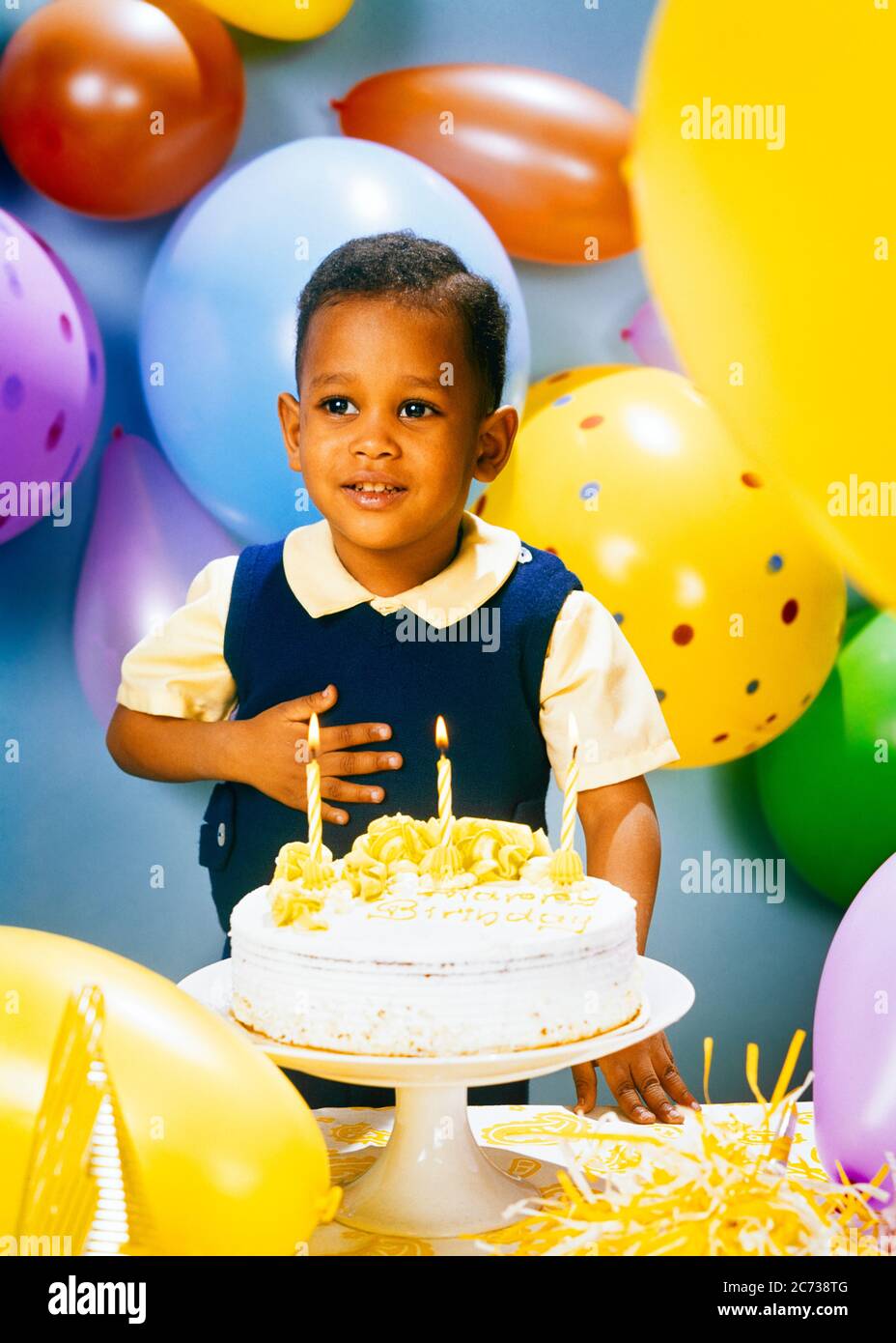 Black children birthday cake three fotografías e imágenes de alta  resolución - Alamy