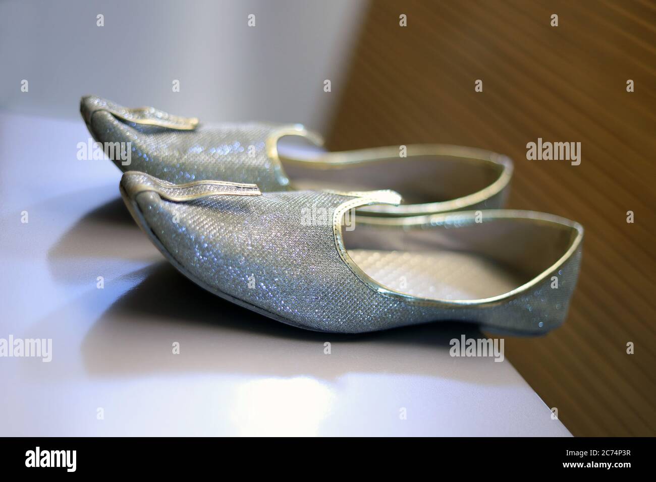 Zapatos de boda de los hombres indios fotografías e imágenes de alta  resolución - Alamy