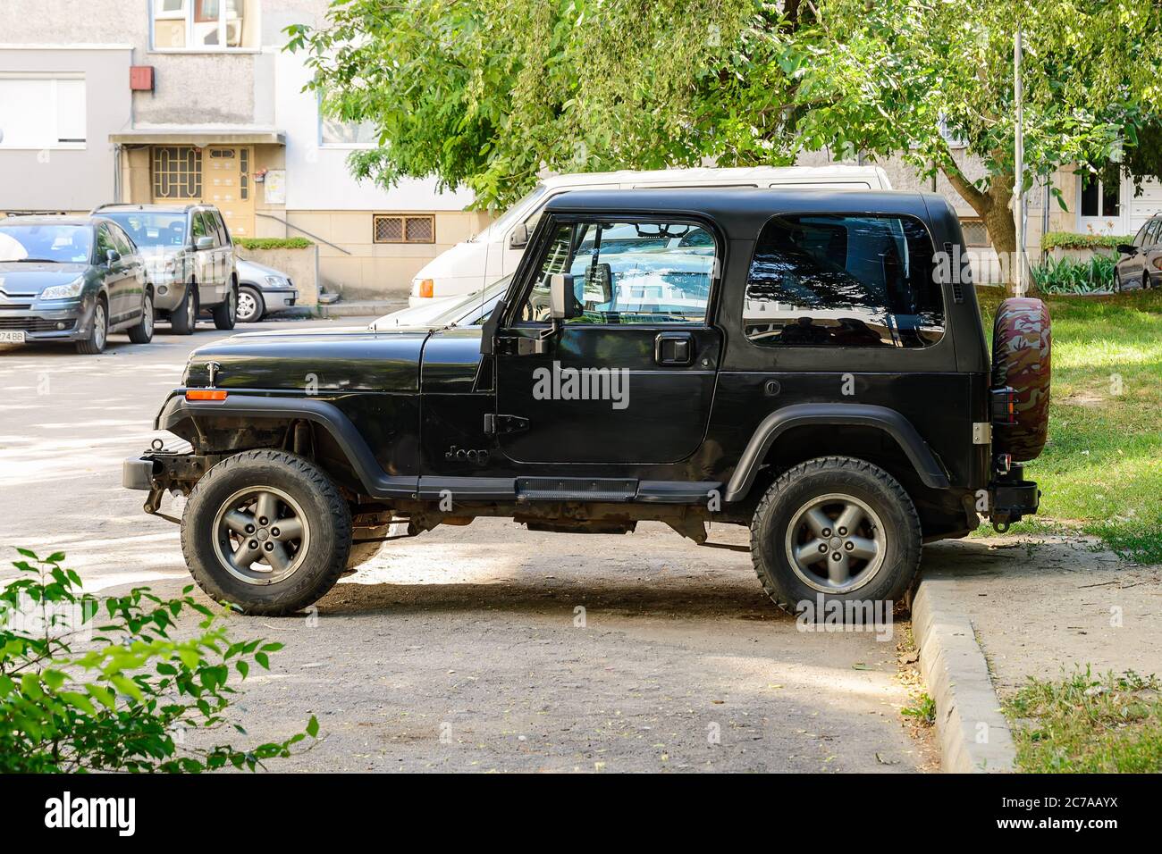 Jeep wrangler de dos puertas fotografías e imágenes de alta resolución -  Alamy