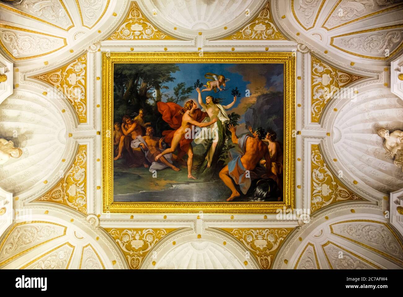 Pintura de techo La cúpula golpea Apolo (Apolo y Daphne) por Pietro  Angeletti, Museo Borghese Gallery (Galleria Borghese), Roma, Italia  Fotografía de stock - Alamy