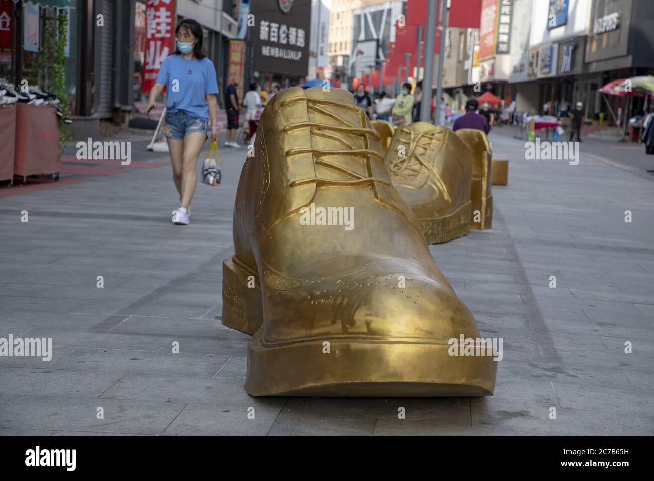 Lustre de zapatos fotografías e imágenes de alta resolución - Alamy