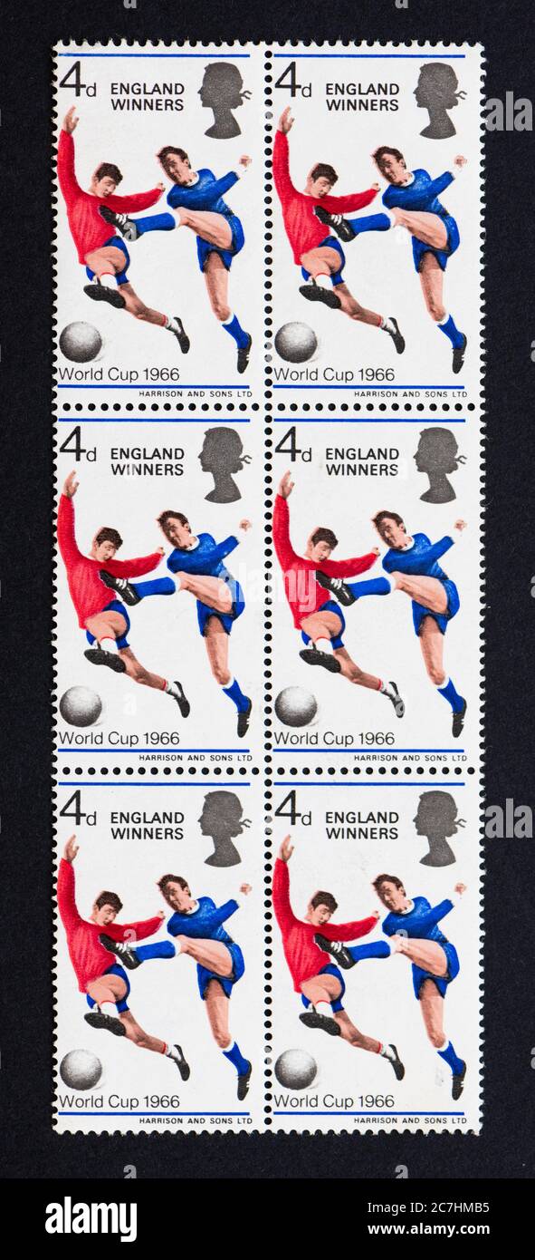 Copa Mundial Británica 1966 sellos de franqueo sobreimpresos Ganadores de Inglaterra - Reino Unido Foto de stock