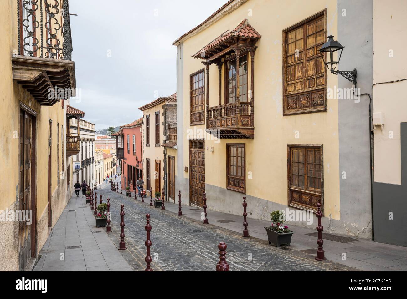 Fila de casas en Calle Carrera del Escultor Estevez, la Orotava, Tenerife,  Islas Canarias, España Fotografía de stock - Alamy
