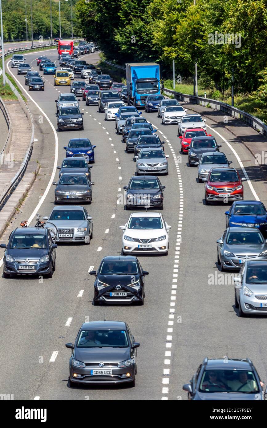 Brighton Reino Unido 18 de julio de 2020: Atascos de tráfico en la A23 llegando a Brighton el sábado por la mañana. Foto de stock
