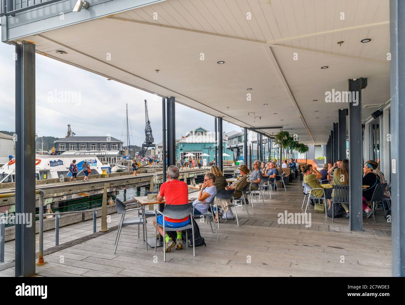Bar frente al mar en Queens Wharf, Wellington, Nueva Zelanda Foto de stock