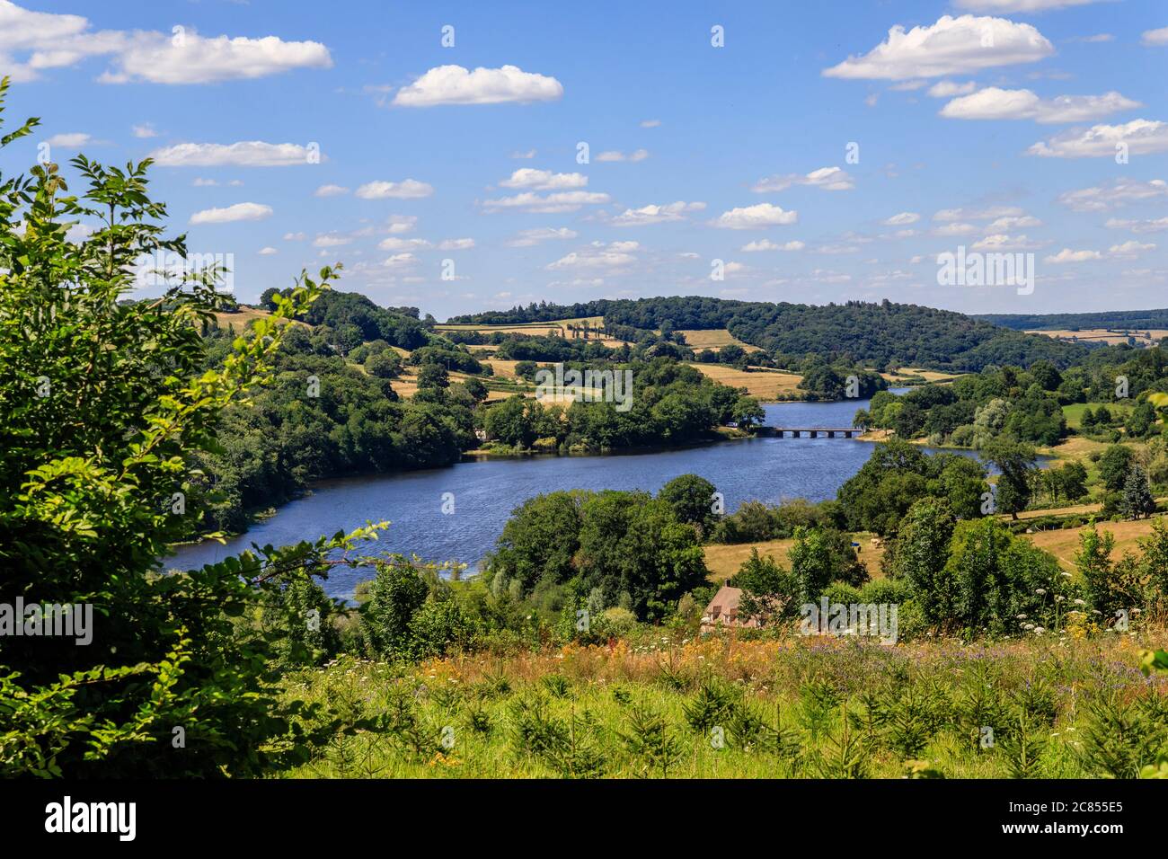 Francia, Yonne, Parque Natural Regional de Morvan, Marigny l'Eglise, Lac de Crescent // Francia, Yonne (89), Parc naturel régional du Morvan, Marigny-l'Ég Foto de stock