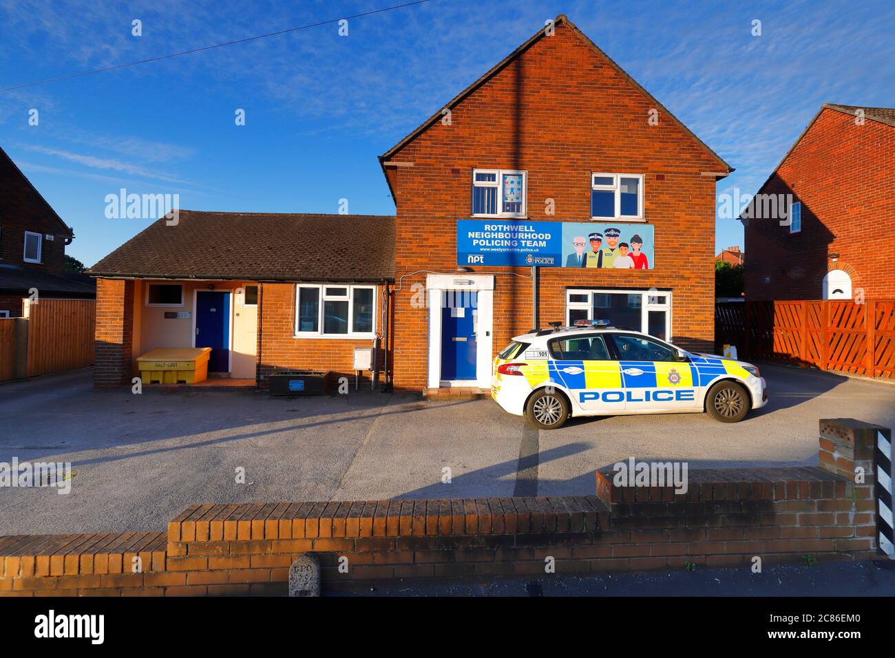La comisaría de Rothwell en Haigh Road en East Leeds ya no está abierta al público. Foto de stock