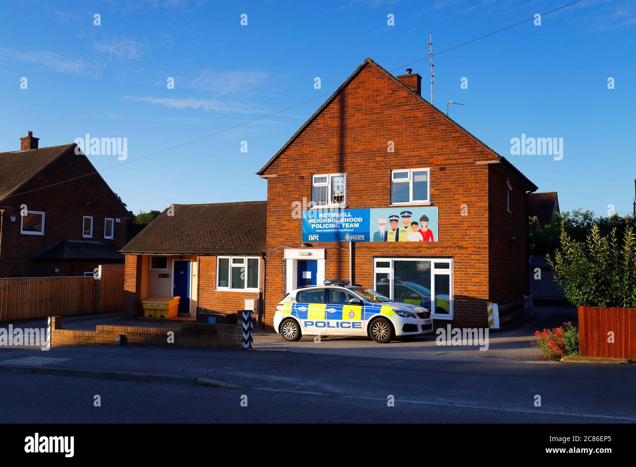 La comisaría de Rothwell en Haigh Road en East Leeds ya no está abierta al público. Foto de stock