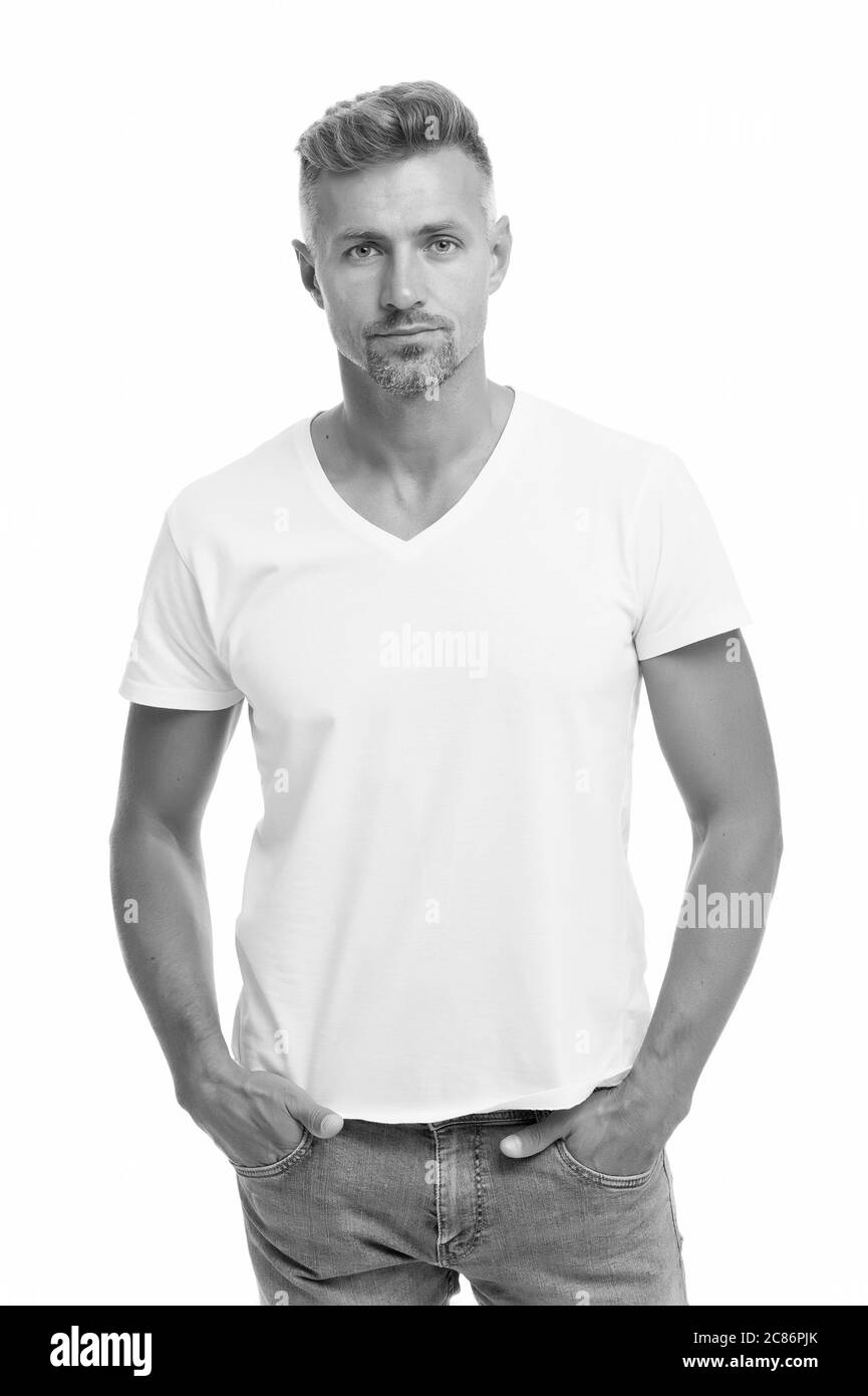 Ver ropa informal para hombre. Hombre guapo en estilo informal aislado en  blanco. Tendencias de moda casual. Tienda de ropa. Moda y estilo. Sensación  de confianza en ropa informal. Uso diario Fotografía