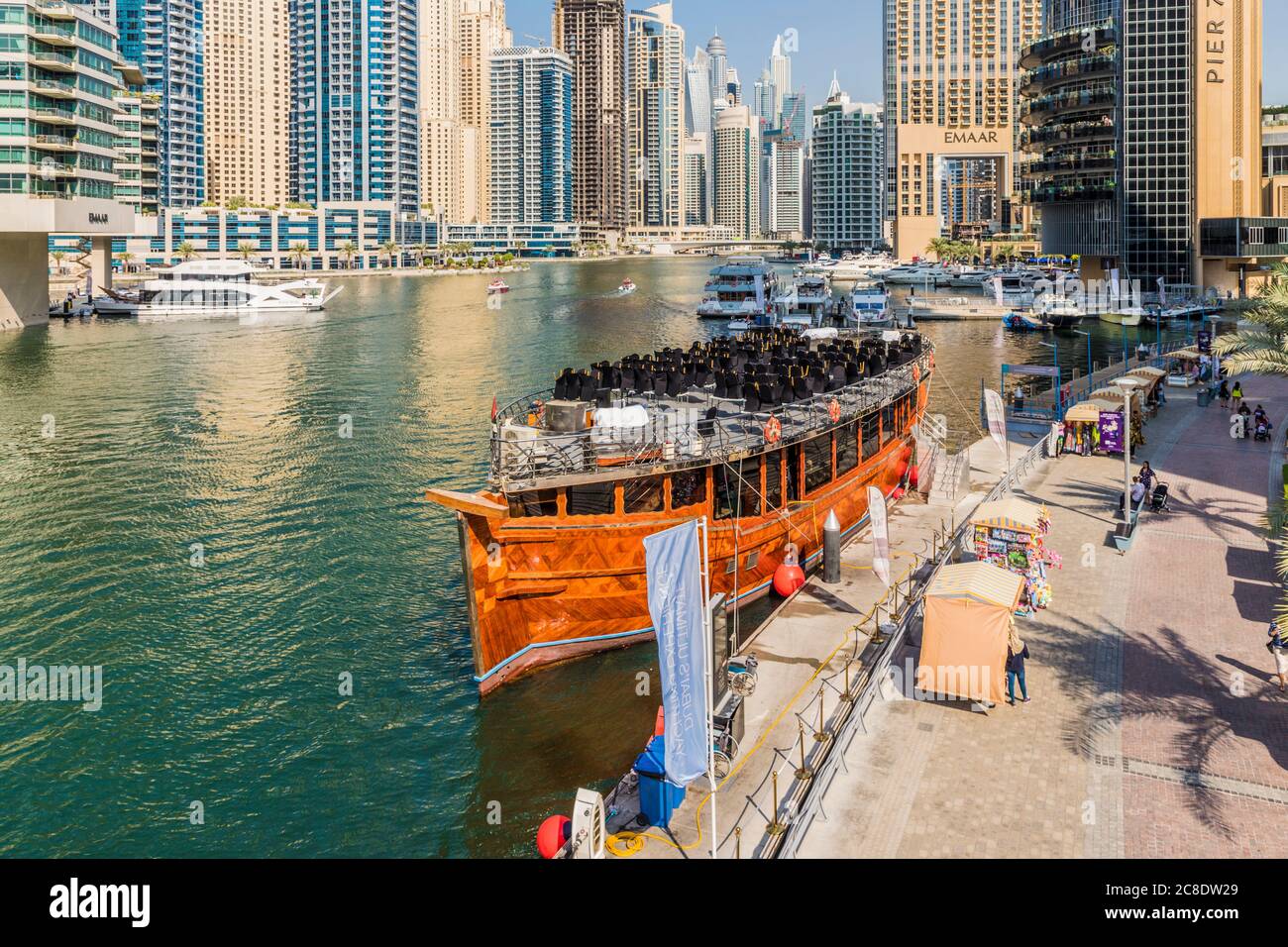 Una escena típica en Dubai EAU Foto de stock