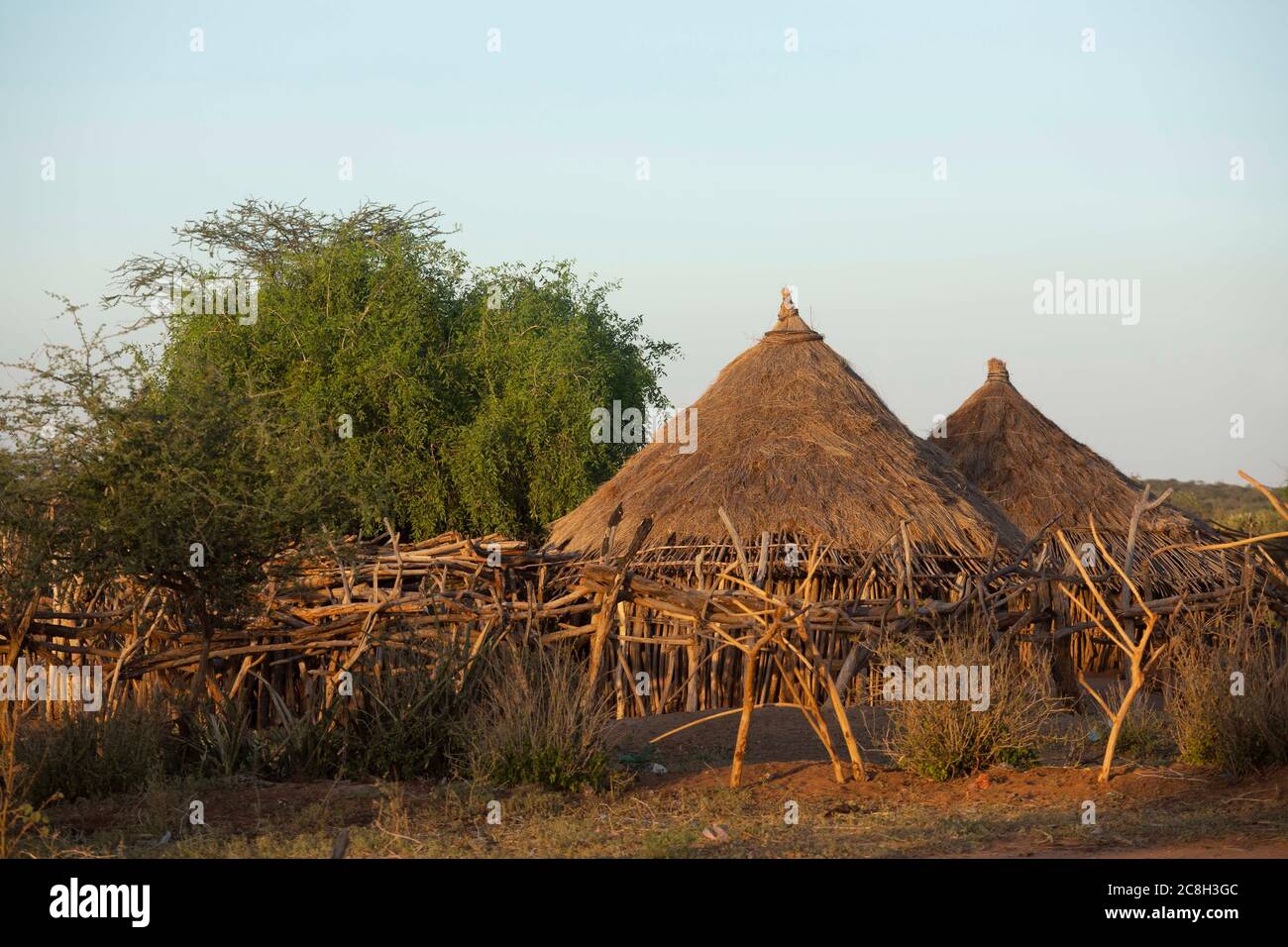 Cabaña en la tribu Hamer, Etiopía Foto de stock