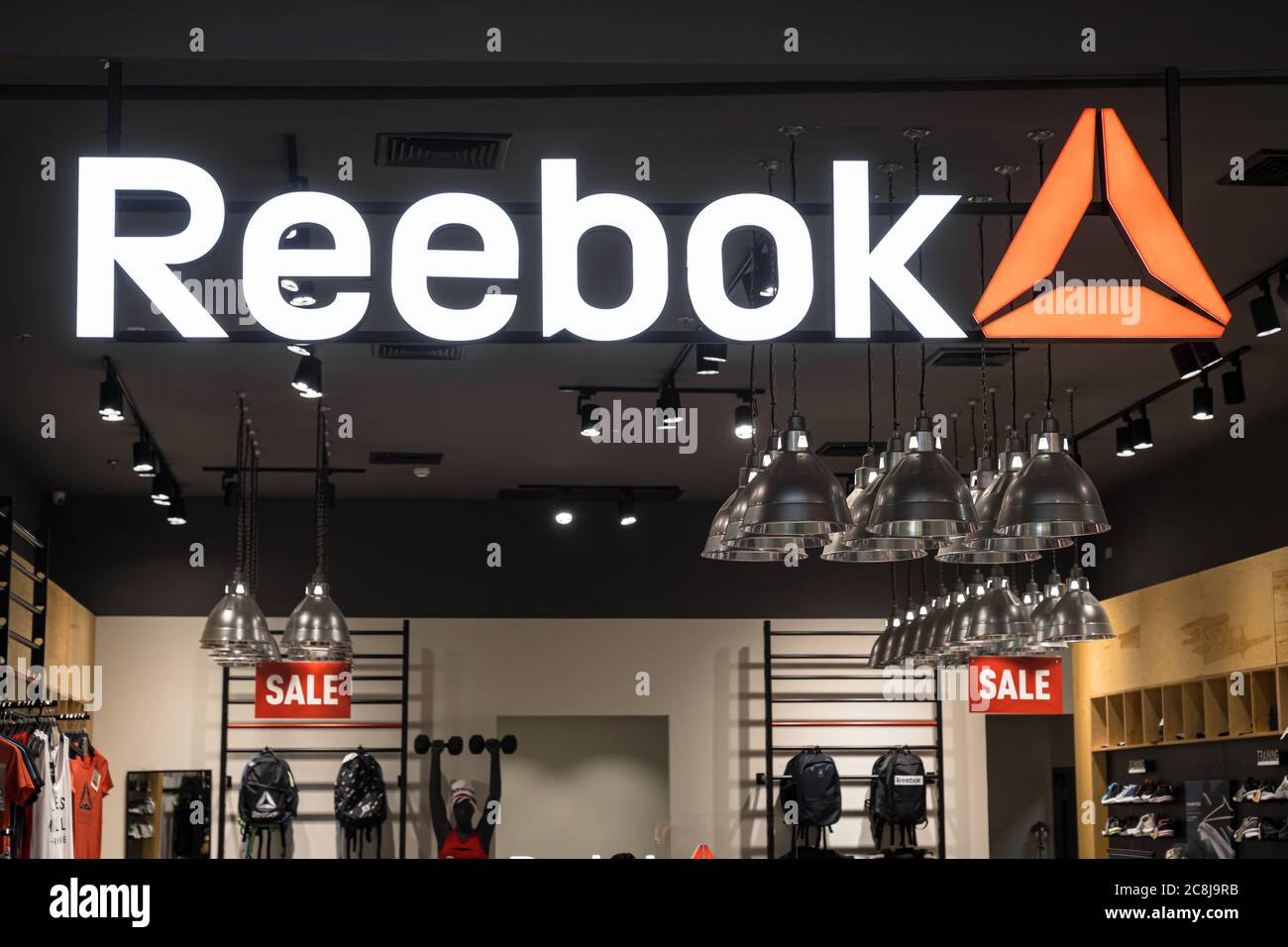 BANGKOK, TAILANDIA - JUNIO de 2020 : Reebok símbolo y tienda de Marca en  ICONSIAM grandes almacenes el 14 de junio de 2020 en bangkok, Tailandia.  Iconam ya Fotografía de stock - Alamy