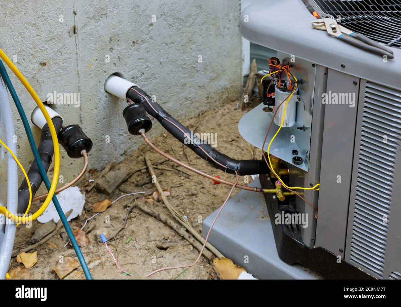 Unidad de condensador de aire acondicionado fotografías e imágenes de alta  resolución - Alamy
