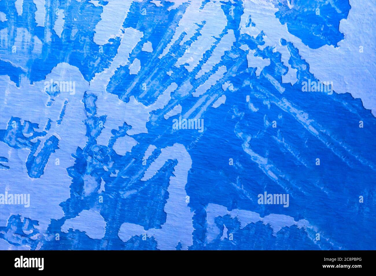 Blanquear las paredes con cal azul. Base natural texturizada. Diferentes  figuras y líneas Fotografía de stock - Alamy