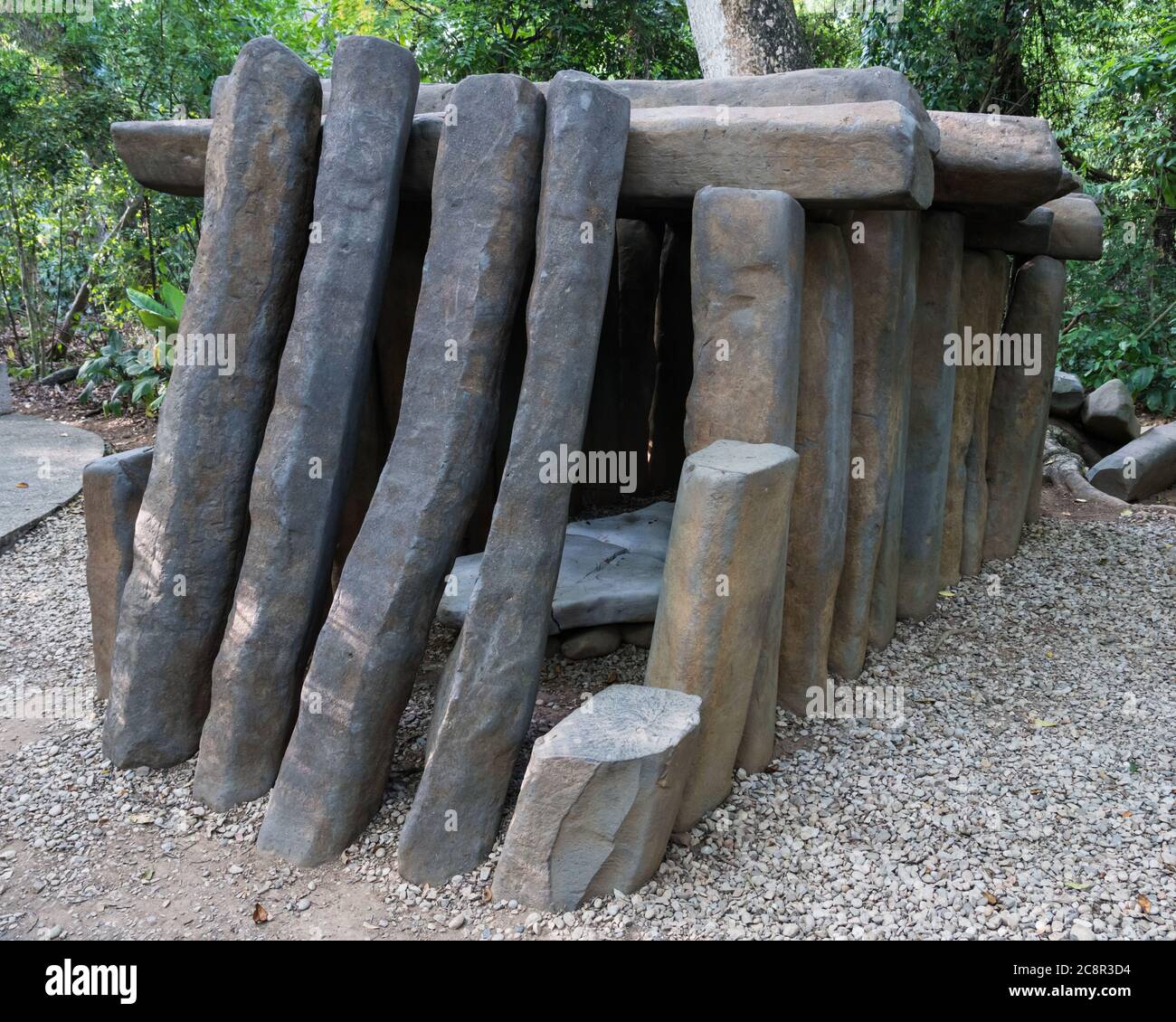Una Tumba de columna de Basalt, Monumento 7, de las ruinas olmecas de