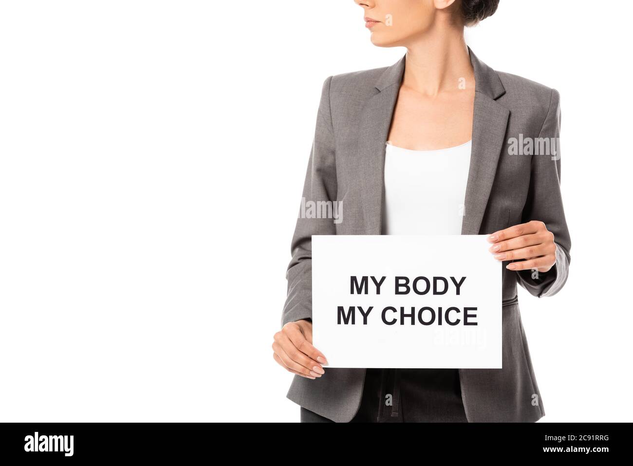 vista recortada de empresaria sosteniendo un cartel con mi cuerpo mi elección de letras aisladas sobre blanco Foto de stock