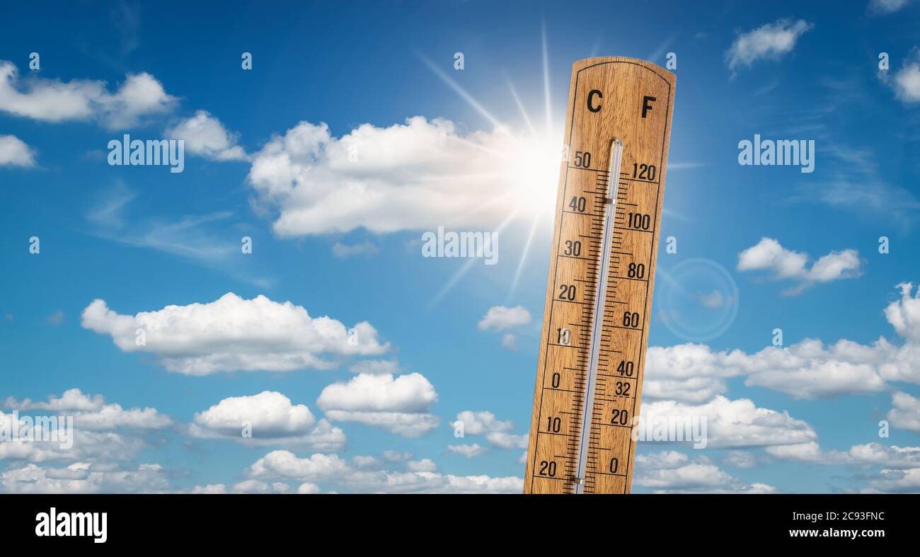 Clima cálido de verano con un concepto de temperaturas extremas. Foto de stock