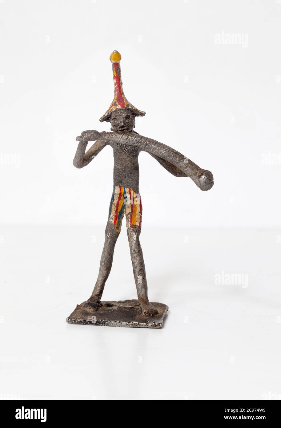Old Folk Art Tribal Figure - Ceremonial Primitive Musical Dance Foto de stock