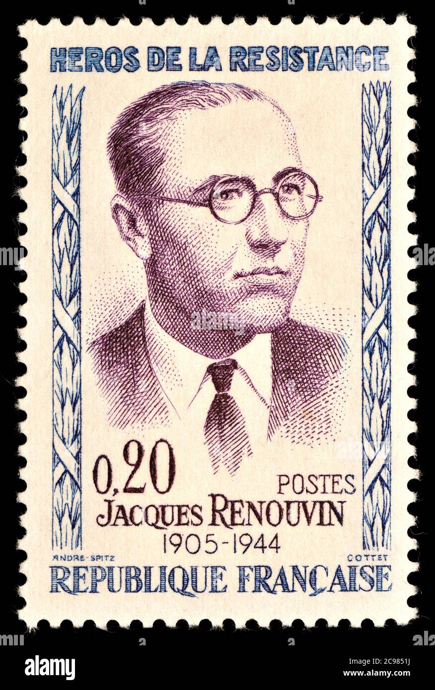 Sello francés (1961) : serie 'Héroes de la resistencia' - Jacques Renouvin (1905-44) abogado y militante realista durante la Segunda Guerra Mundial. Foto de stock