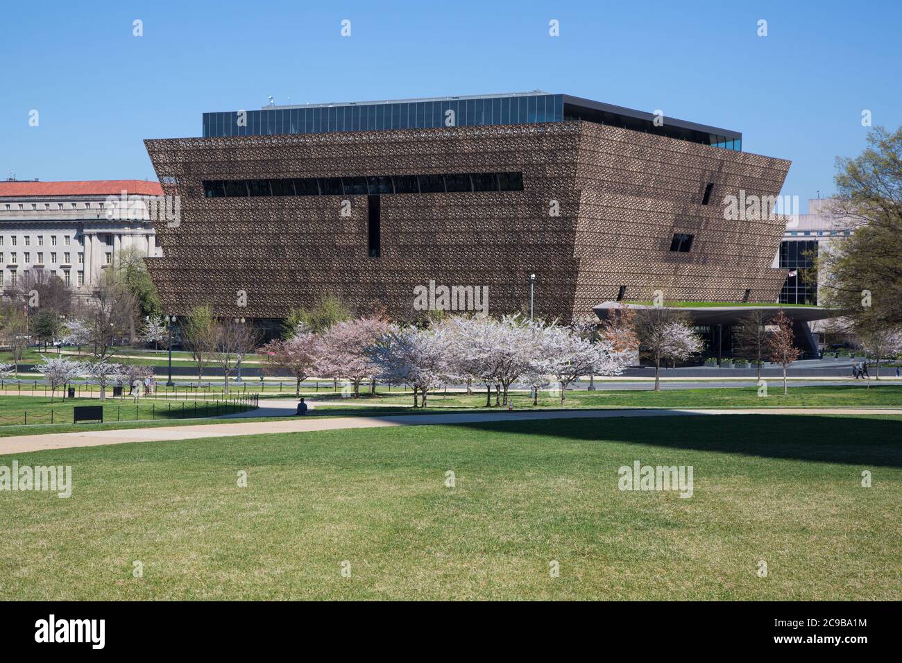 Washington DC, EE.UU. Museo Nacional de Historia y Cultura Afroamericana, un museo de la institución Smithsonian. Abierto en septiembre de 2016. Foto de stock