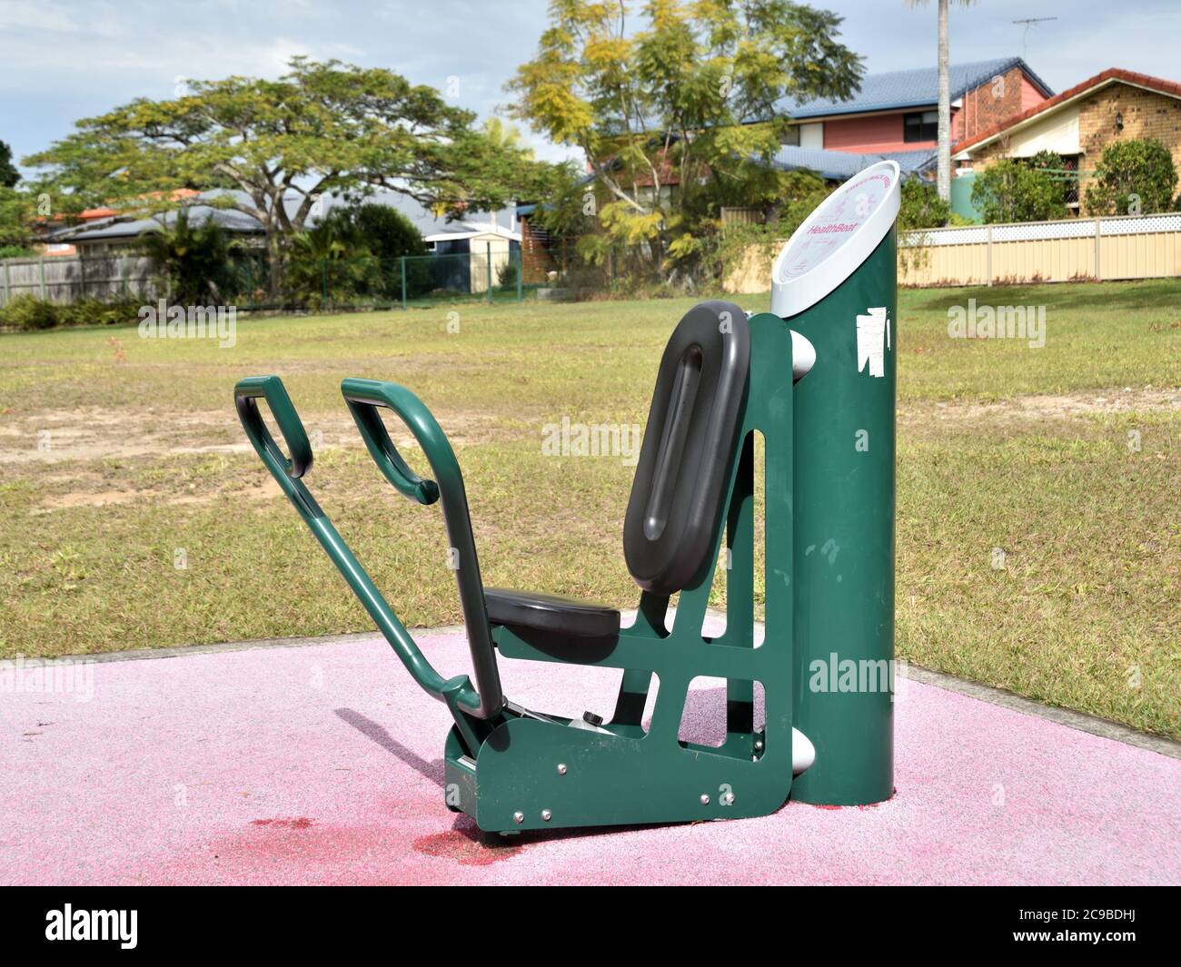 Estación de ejercicios para público en el parque urbano, Brisbane, Australia Foto de stock