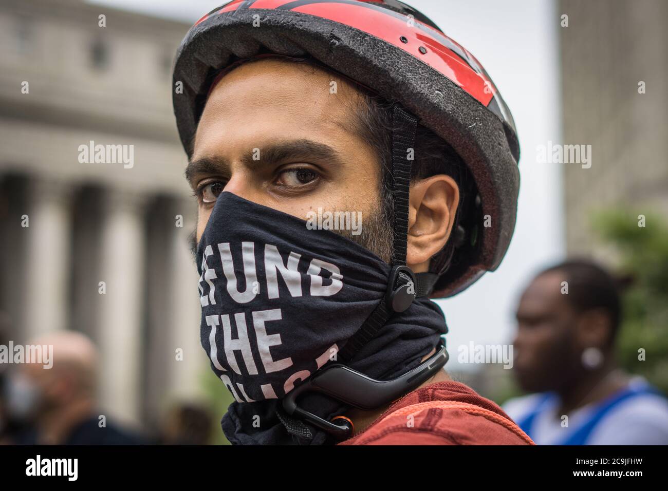 Ciudad de Nueva York, Estados Unidos. 30 de julio de 2020. Los manifestantes dicen que no hay policía federal en nuestra ciudad, ya que la tensión continúa aumentando debido a la injusticia racial y policial. (Foto de Steve Sanchez/Pacific Press) crédito: Pacific Press Media Production Corp./Alamy Live News Foto de stock