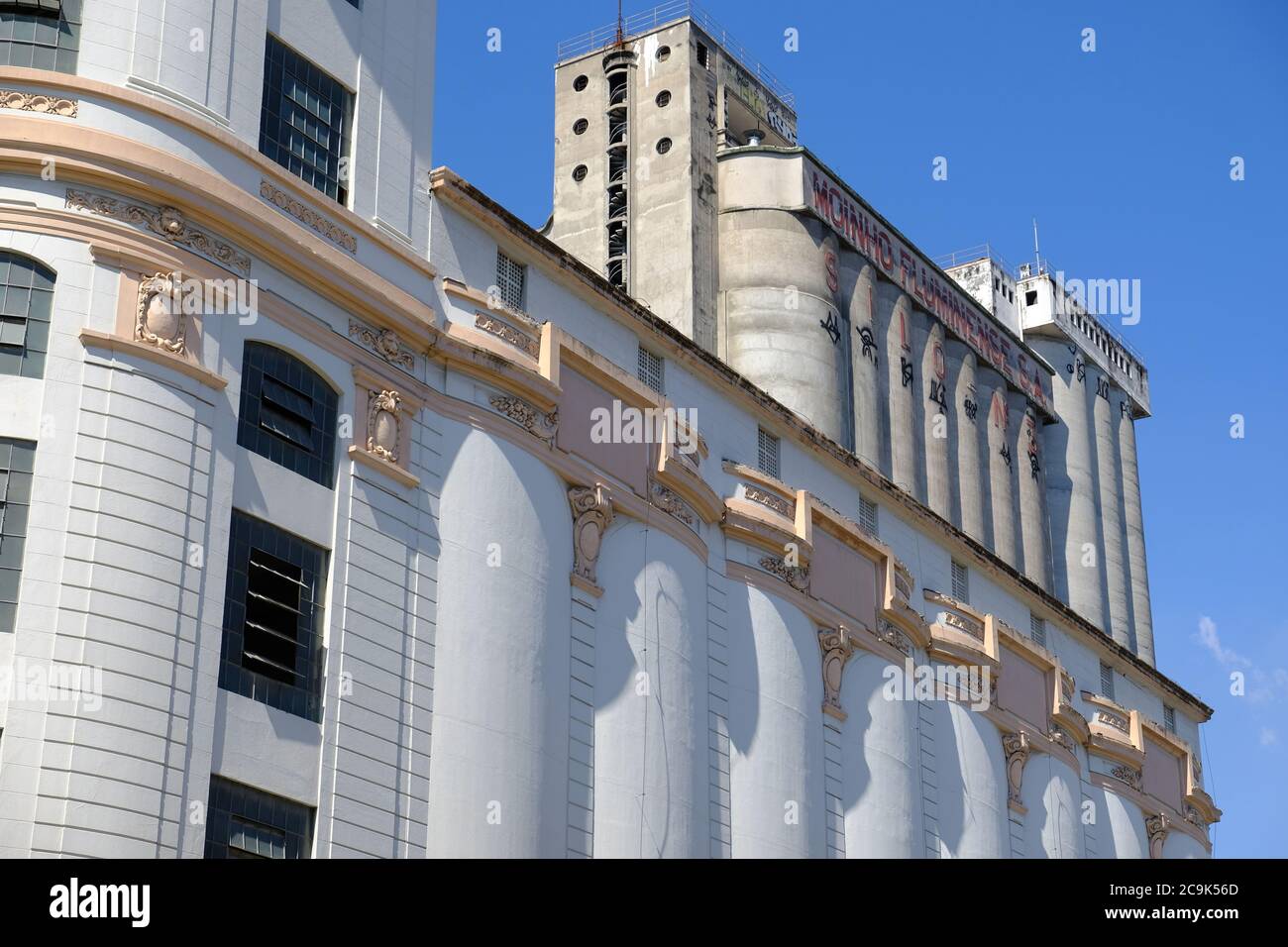 Brasil Rio de Janeiro - Puerto y muelles fachadas de edificios Foto de stock