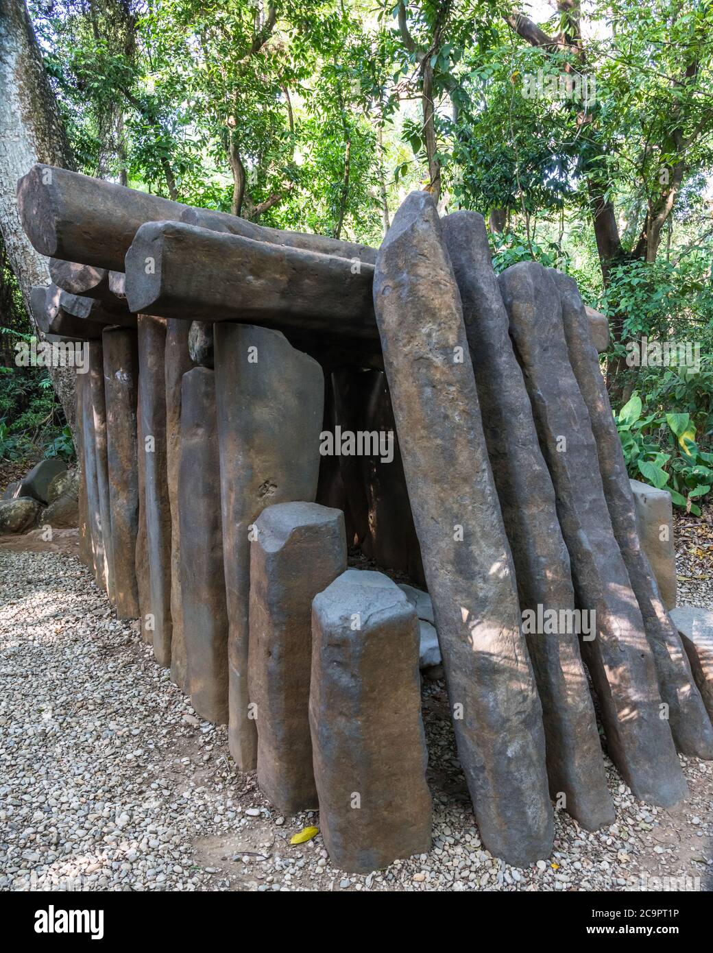 Una Tumba de columna de Basalt, Monumento 7, de las ruinas olmecas de