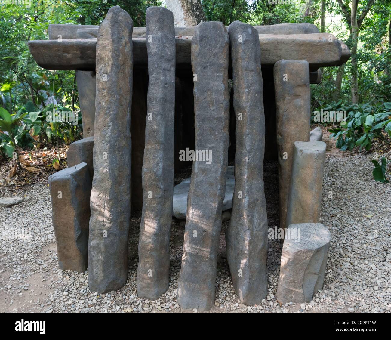 Una Tumba de columna de Basalt, Monumento 7, de las ruinas olmecas de