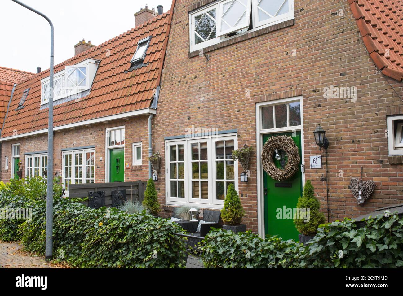 Vivienda social para clase obrera desarrollada por el arquitecto Willem Marinus Dudok a principios del siglo XX en Hilversum, países Bajos Foto de stock