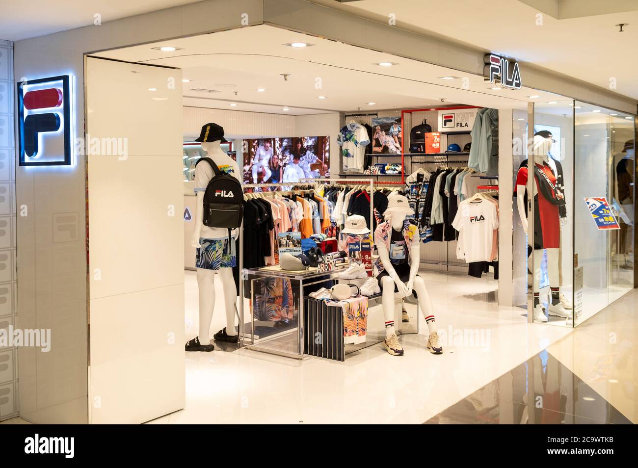 Marca italiana de artículos deportivos, tienda fila vista en Hong Kong Fotografía de - Alamy