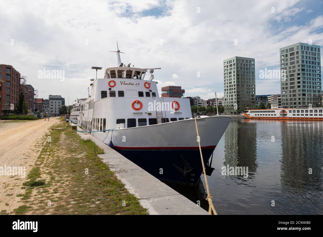 Amberes, Bélgica, 19 de julio de 2020, el barco Flandria de Amberes es el lugar perfecto para los viajes diarios de Scheldt Foto de stock