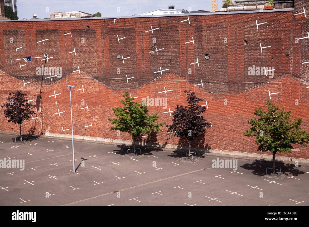 Parking stopper fotografías e imágenes de alta resolución - Alamy